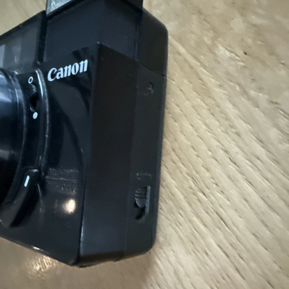 Canon Sure Shot 38mm 2.8 Film Camera Autoboy 35mm & Case- For Parts Only